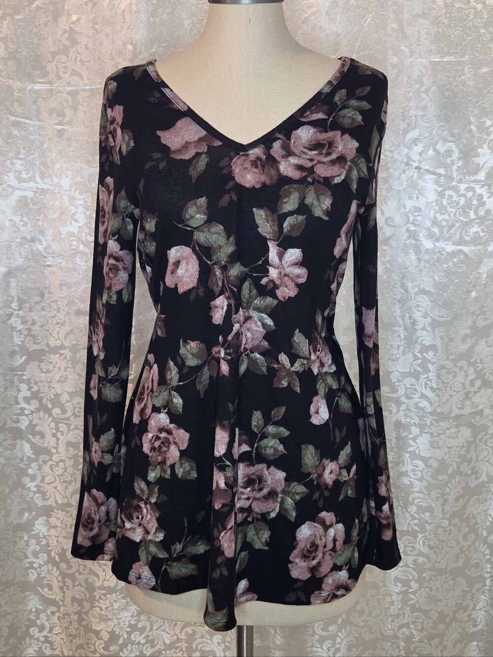 Iz Byer Black Long Sleeve V-Neck Floral Peplum Top - Pink Roses